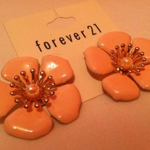 Forever 21 peach flower earrings.