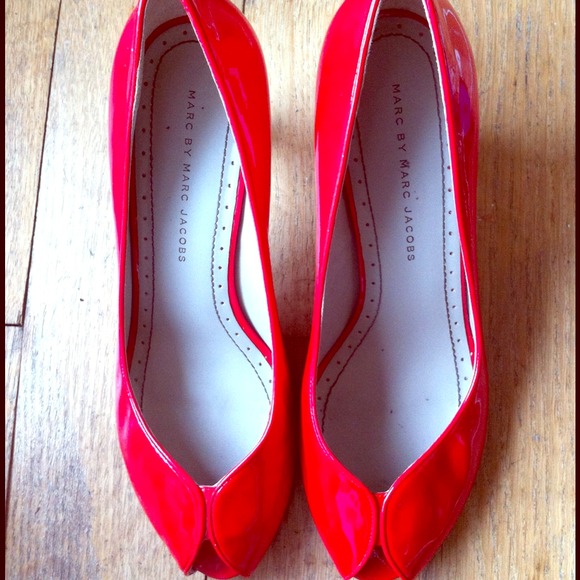 Marc by Marc Jacobs Peep-Toes