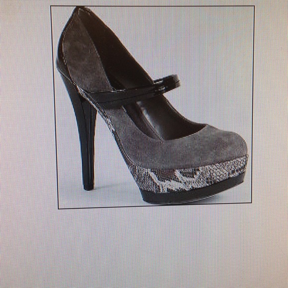 Worn once gray Jessica Simpsons with snakeskin