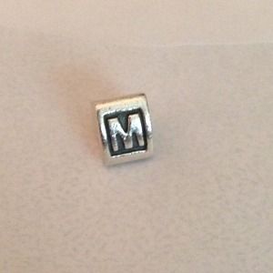Pandora letter M