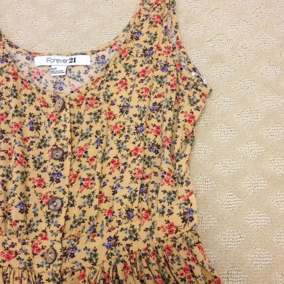 Golden Blonde Floral Dress - Picture 2 of 4