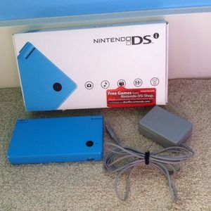 🌀Blue Nintendo Dsi🌀on hold