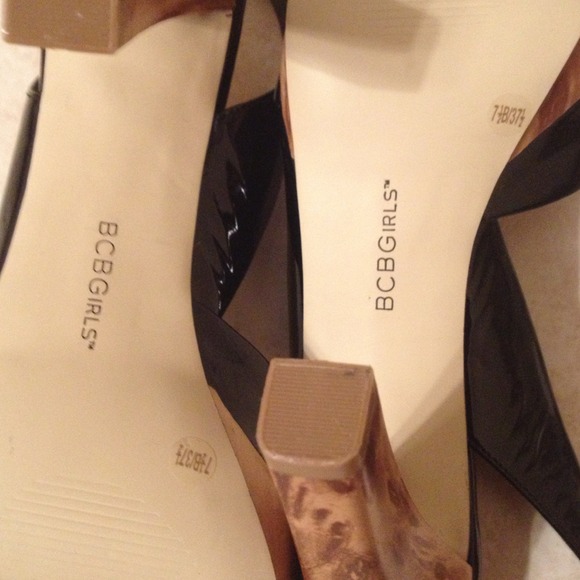 ✂Reduced✂ BCBGirls black patent peep toe heels - Picture 3 of 4