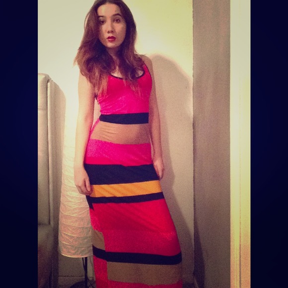 Maxi Dress and Clutch Bundle