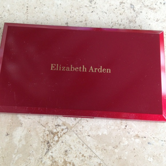Elizabeth Arden makeup sets (eye/cheek) - Picture 2 of 2