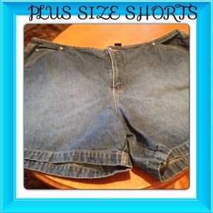 NEW WOMAN'S VENEZIA PLUS SIZE SHORTS
