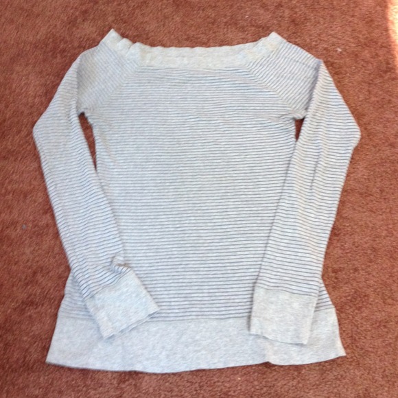 OLD NAVY 🌸Long sleeve Top🌸 - Picture 1 of 4