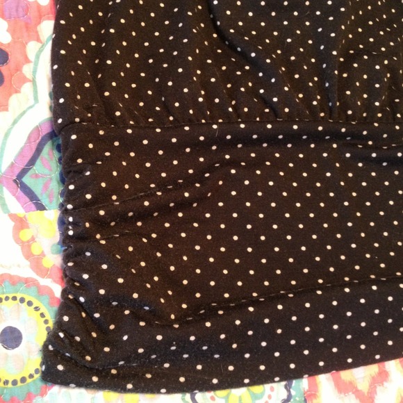 ❗️❗️SOLD❗️❗️Polka dot tank top with race back. - Picture 3 of 4