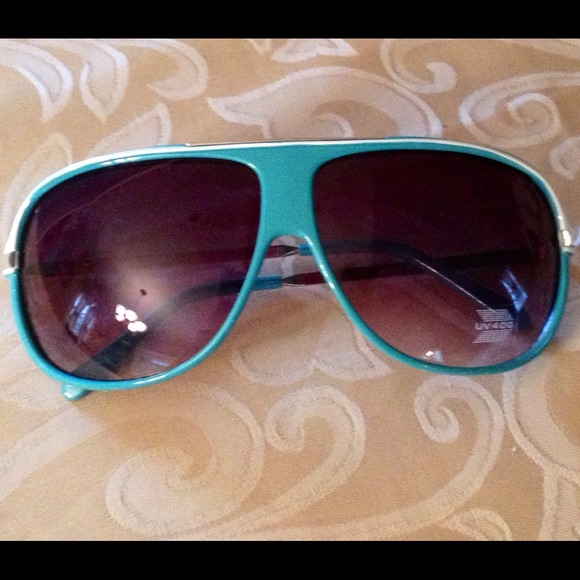 SALE ALERT!! NWT! Teal Rim+White/Silver Sunglasses - Picture 3 of 3