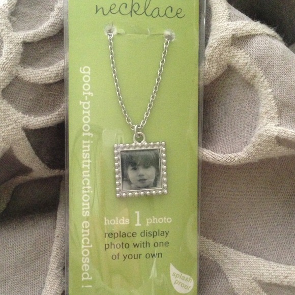 Necklace for picture