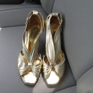 Just reduced!!!! Audrey Brooks gold heels