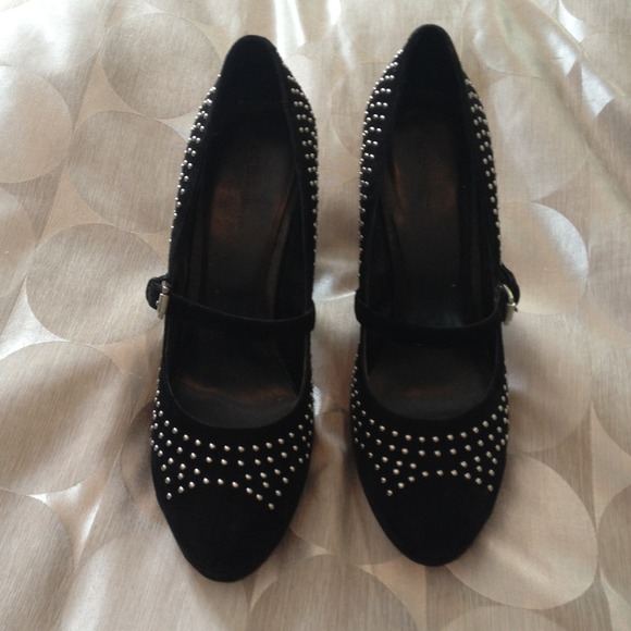 BCBG heels