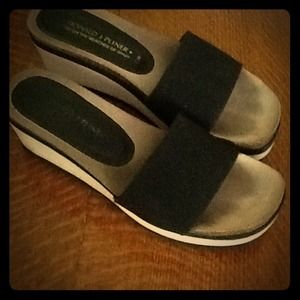 Donald Pliner sandals