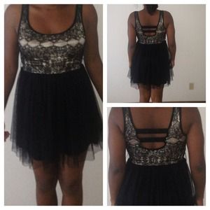 Short summer dress. Size medium