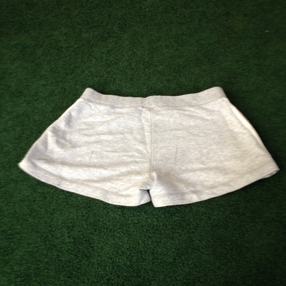 Cotton grey shorts. - Picture 3 of 3