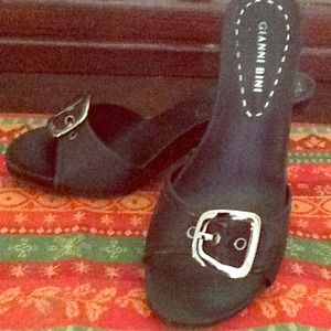 Gianni Bini black heels