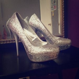 Fahrenheit sparkle heels