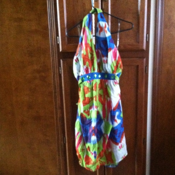 Pretty sundress beautiful colors! Worn once💃💃