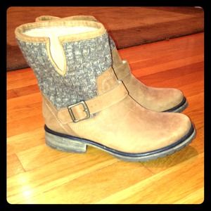 Steve Madden short knit boots