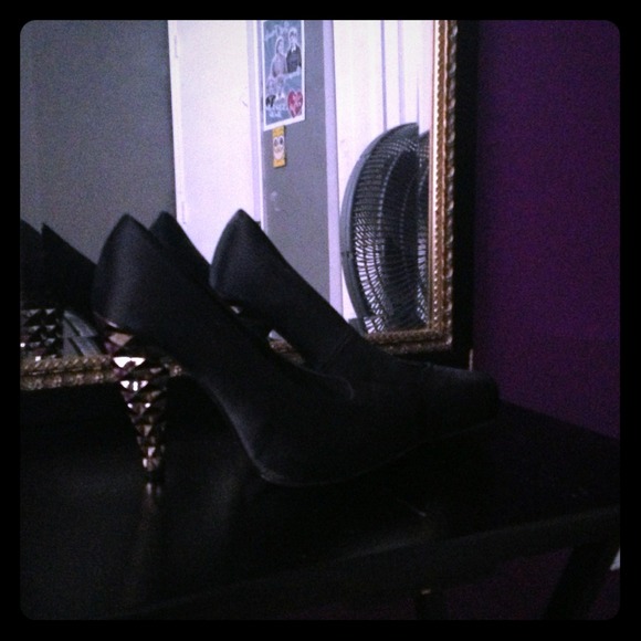 L.G Heels