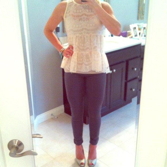 SOLD****Paige premium denim grey skinny pants