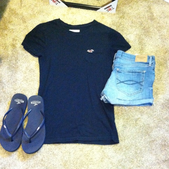 ❌SOLD IN BUNDLE! Hollister Pocket Tee