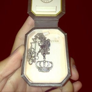 Juicy necklace Royal Crown