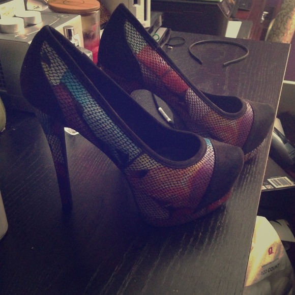 K's heels