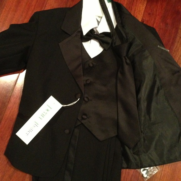 Boys size 5,  6 piece tuxedo.