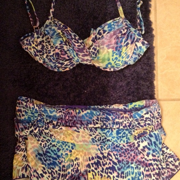 Kenneth Cole cheetah print bathing suit - Picture 1 of 1