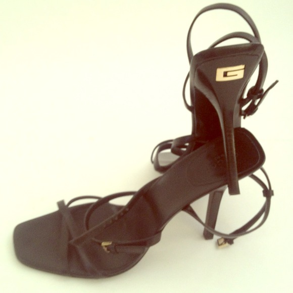 Gucci Leather Strapy Heals 39B