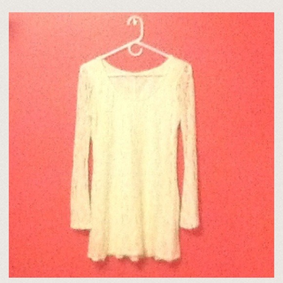 White lace mini dress with flared long sleeves - Picture 1 of 3