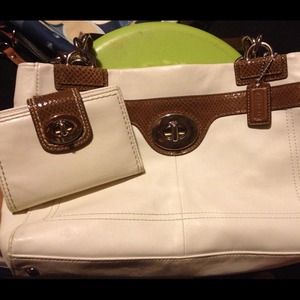 Authentic COACH Handbag n Matching Wallet