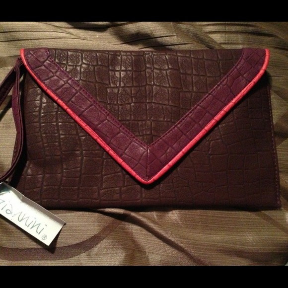 Purple clutch - Picture 1 of 1