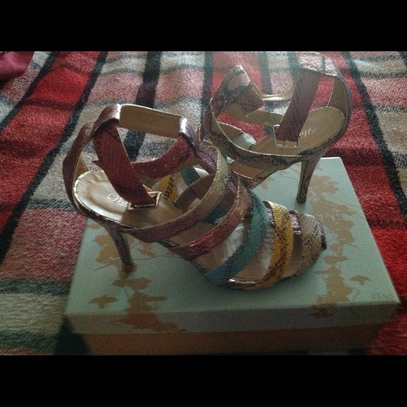 Shoes - Picture 2 of 3
