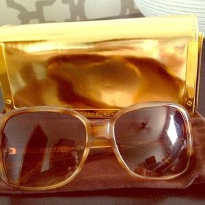 Tory burch sunnies 😎