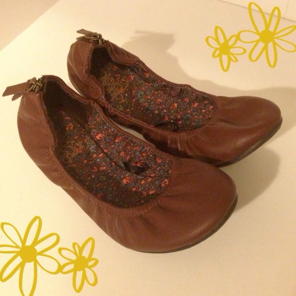 Brown Black Poppy Flats Size 7