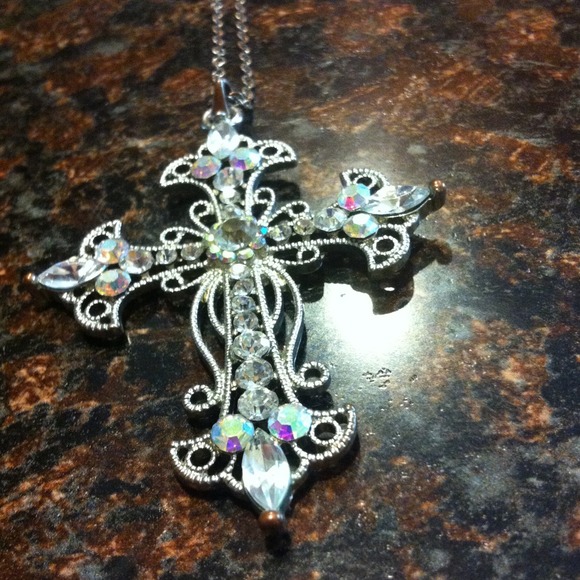 Gorgeous cross necklace! - Picture 2 of 2