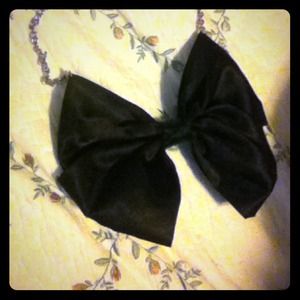 Cute Bow necklace