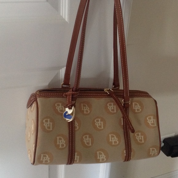 Dooney & Bourke, Barrel Bag, Authentic