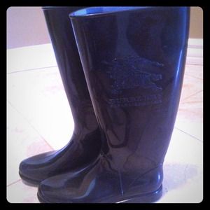 Sold 📍📍Authentic Burberry rain boots