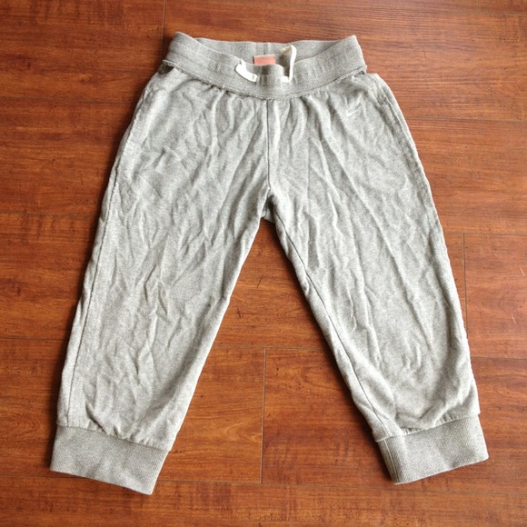 Nike Crop Sweatpants