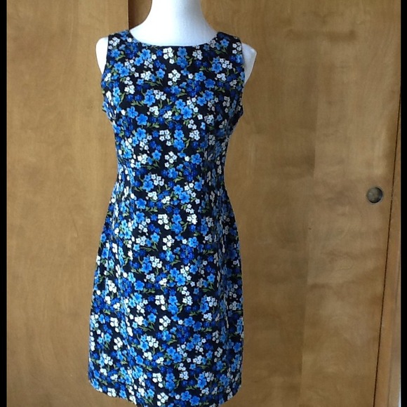 CDC Dresses & Skirts - Sheath fitted Flower decorated DRESS by CDC!!