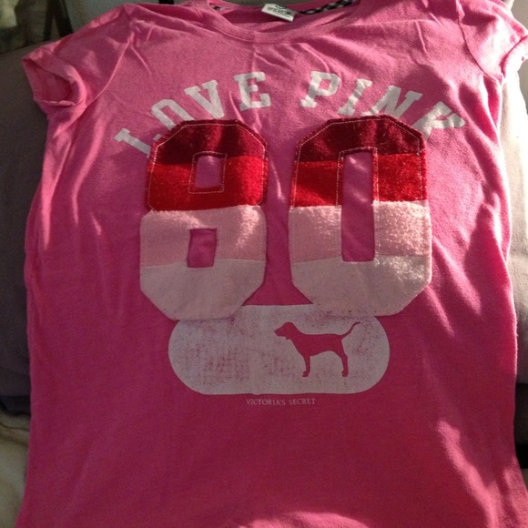 ❌Trade@racheyrae❌ VS Pink med tshirt