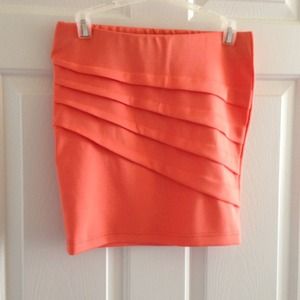 High wasted, peach-summer, skirt.