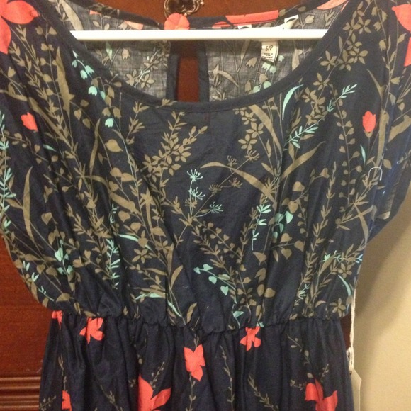 Navy/olive top - Picture 2 of 3