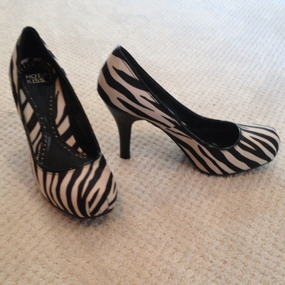 New Zebra Heel - Picture 2 of 4