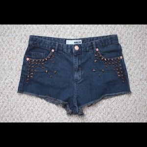 TOPSHOP MOTO STUDDED HOTPANTS!!