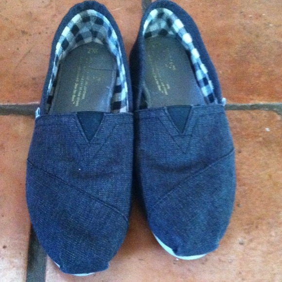 TOMS! - Picture 2 of 2