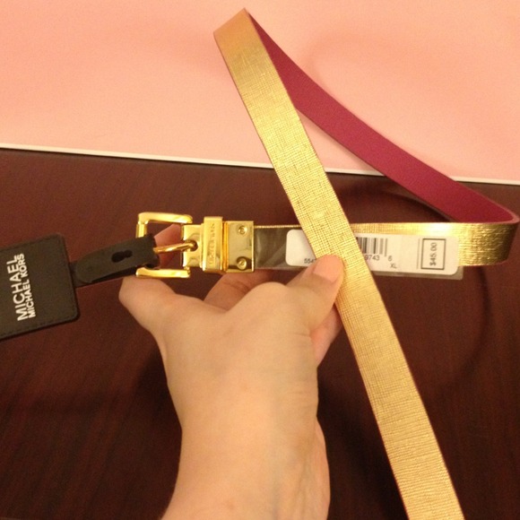 ❌BUNDLED❌💯% Auth. MICHAEL KORS Pink/Gold Belt🎀 - Picture 3 of 4